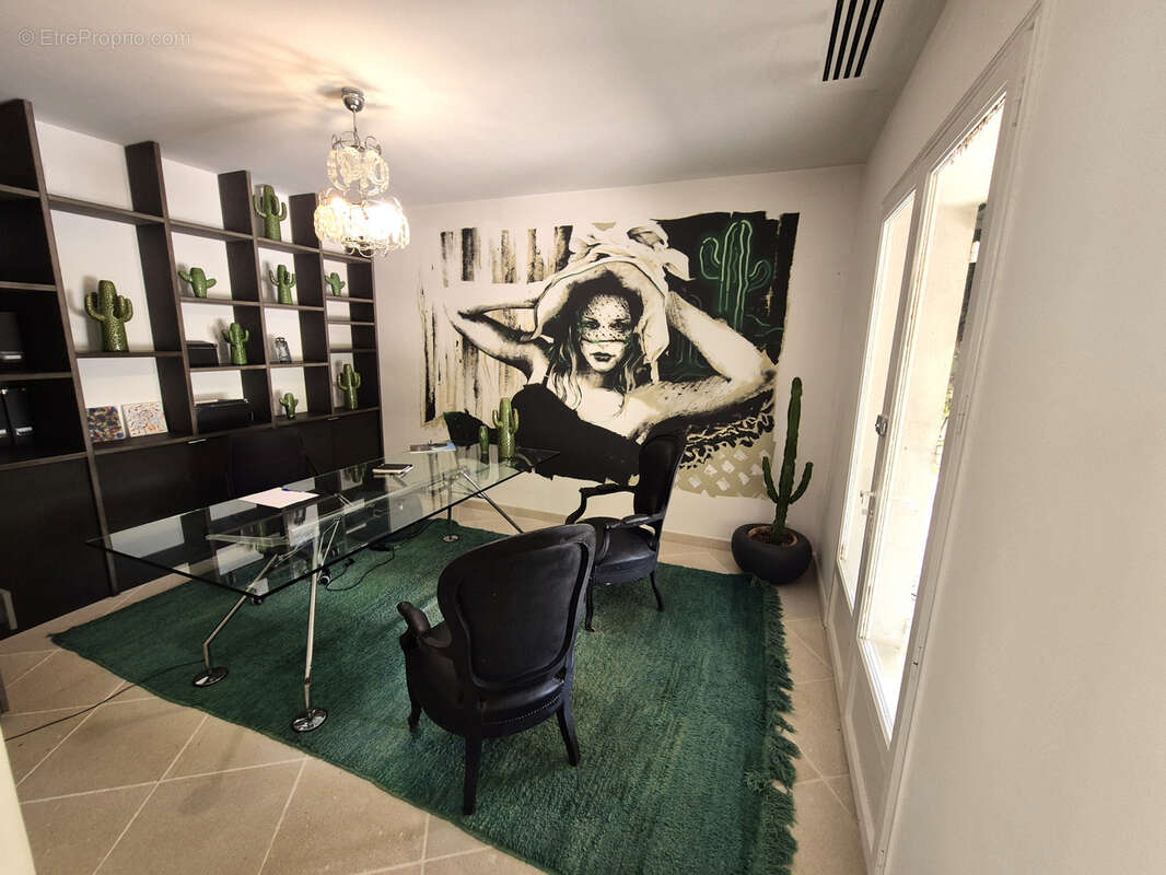 Maison à SAINT-PIERRE-DE-VASSOLS