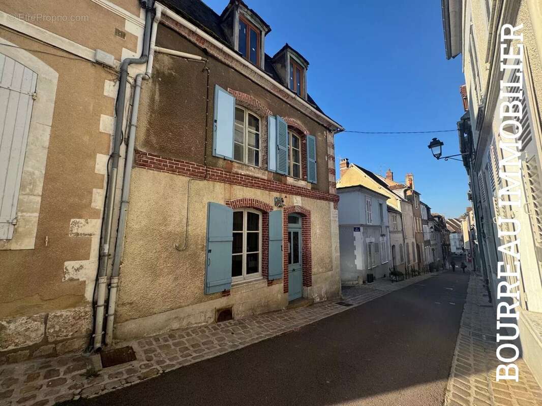 Maison à JOIGNY