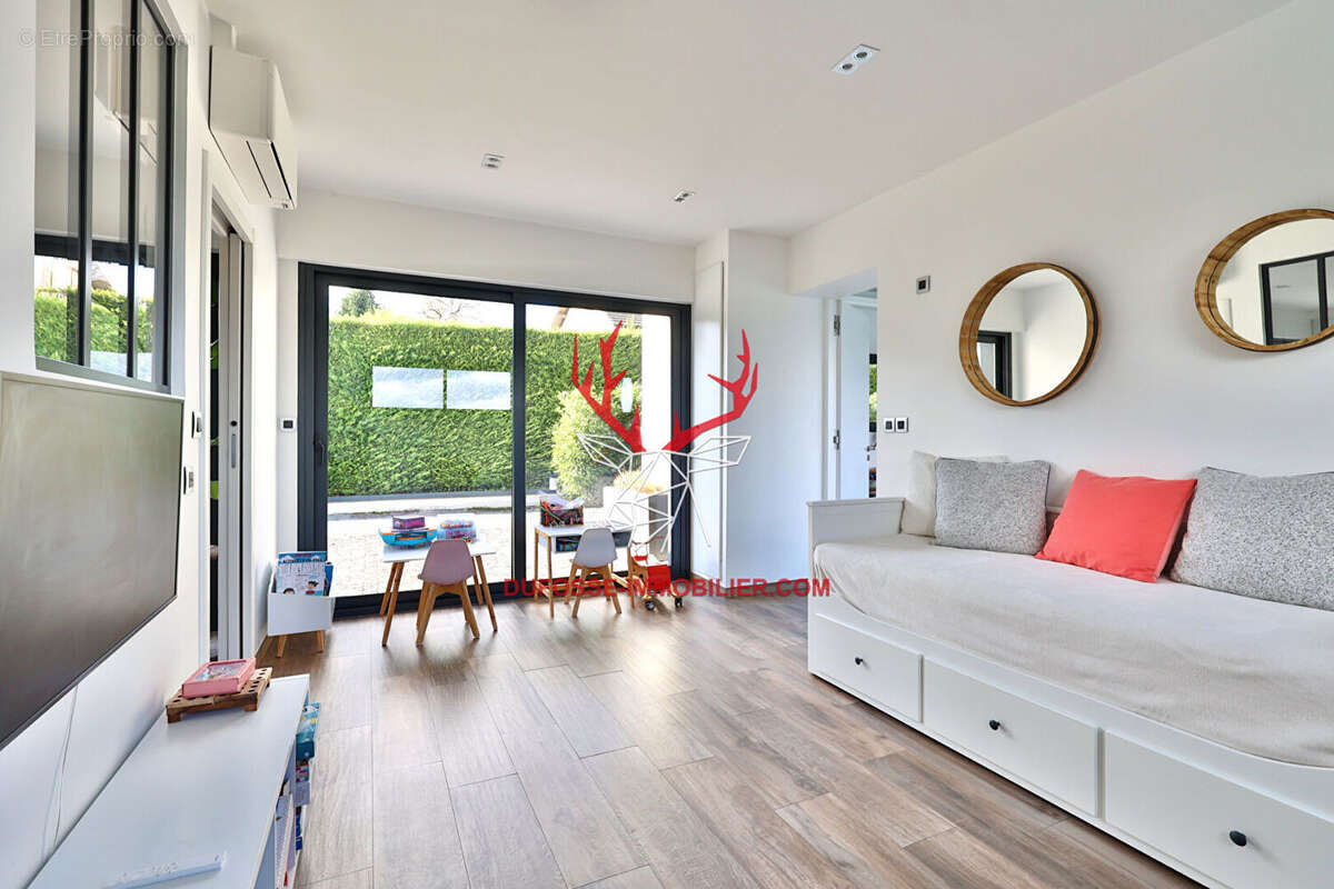 Maison à SAINT-CYR-AU-MONT-D'OR