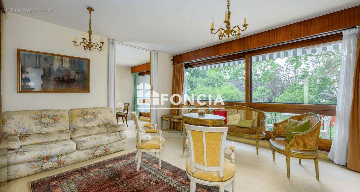 Appartement à LE PLESSIS-ROBINSON