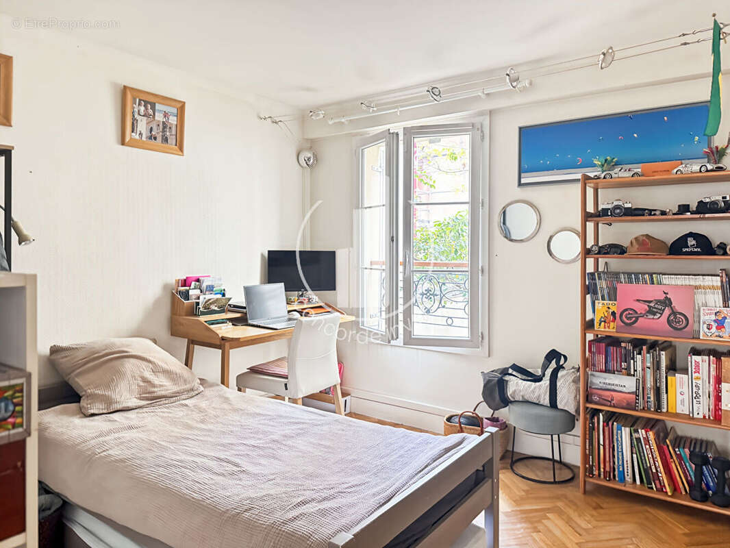 Appartement à LEVALLOIS-PERRET