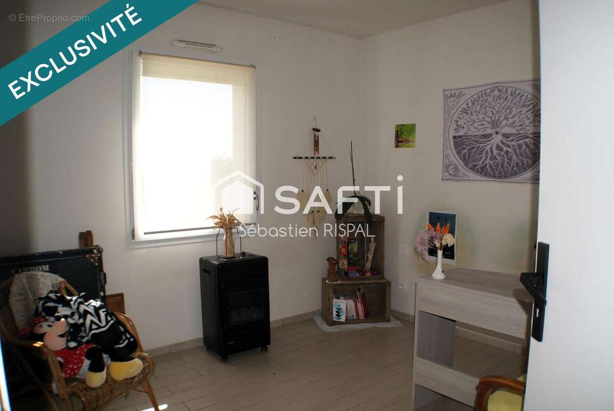 Photo 8