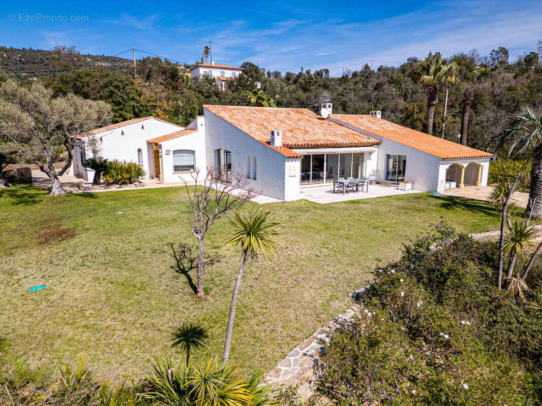 Maison à PLAN-DE-LA-TOUR