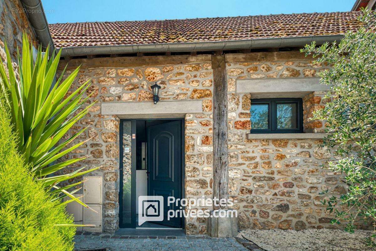 Maison à FONTENAY-LES-BRIIS