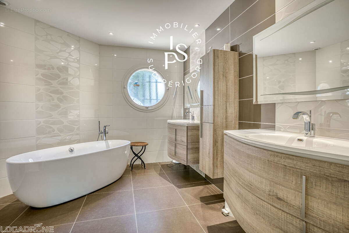 Maison à SAINTE-LIVRADE-SUR-LOT