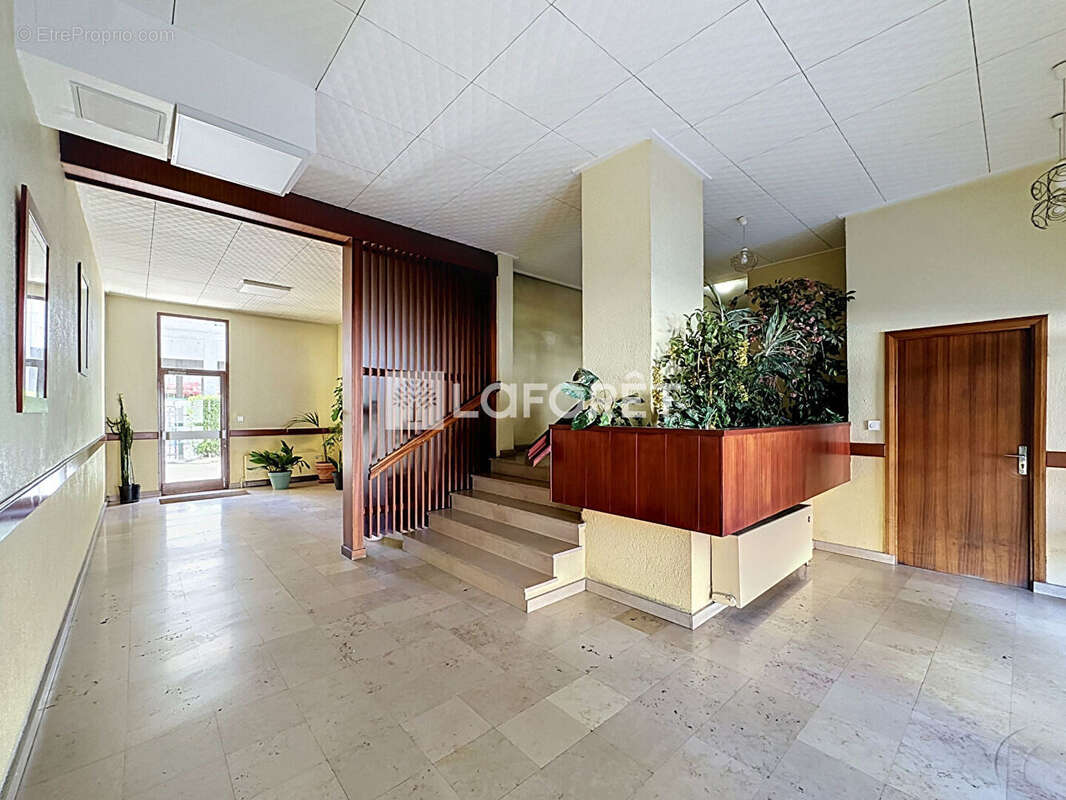 T2 BIS  Villeurbanne 59 m² au pied du T6 ROGER PLANCHON - photo 9