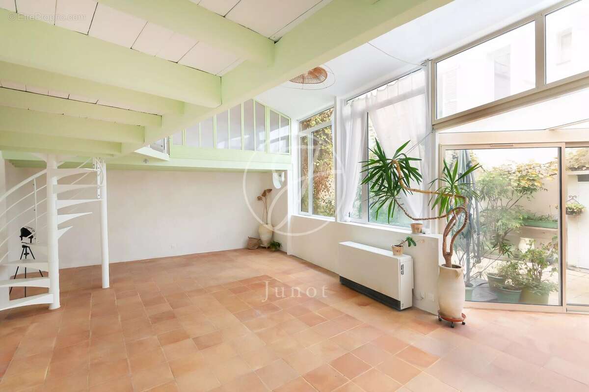 Appartement à PARIS-18E