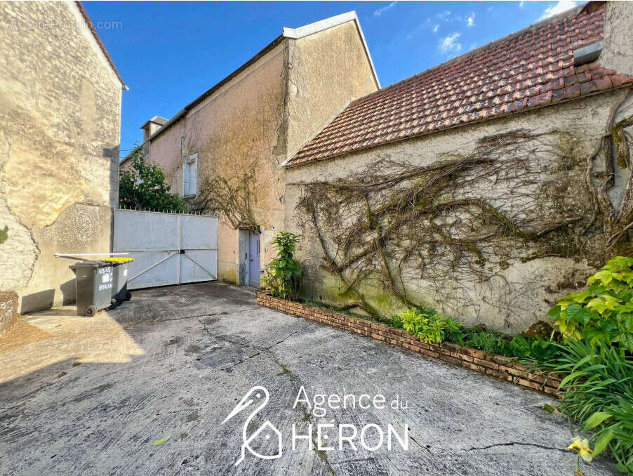 Maison à BEAUMONT-DU-GATINAIS