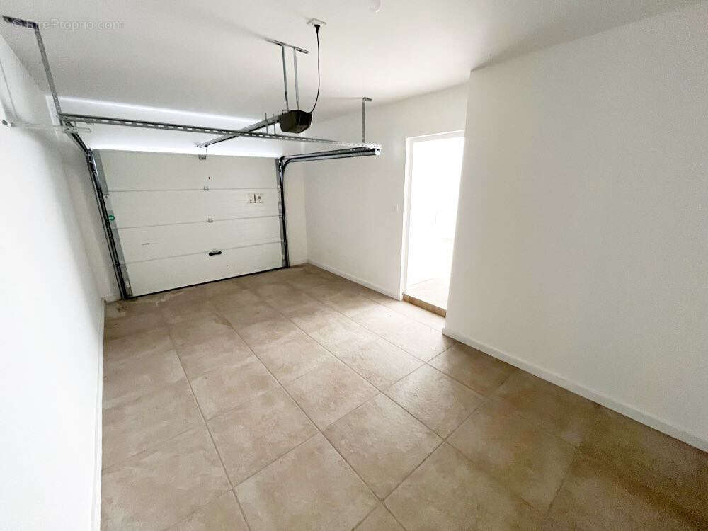 Maison à SAINT-BEAUZIRE