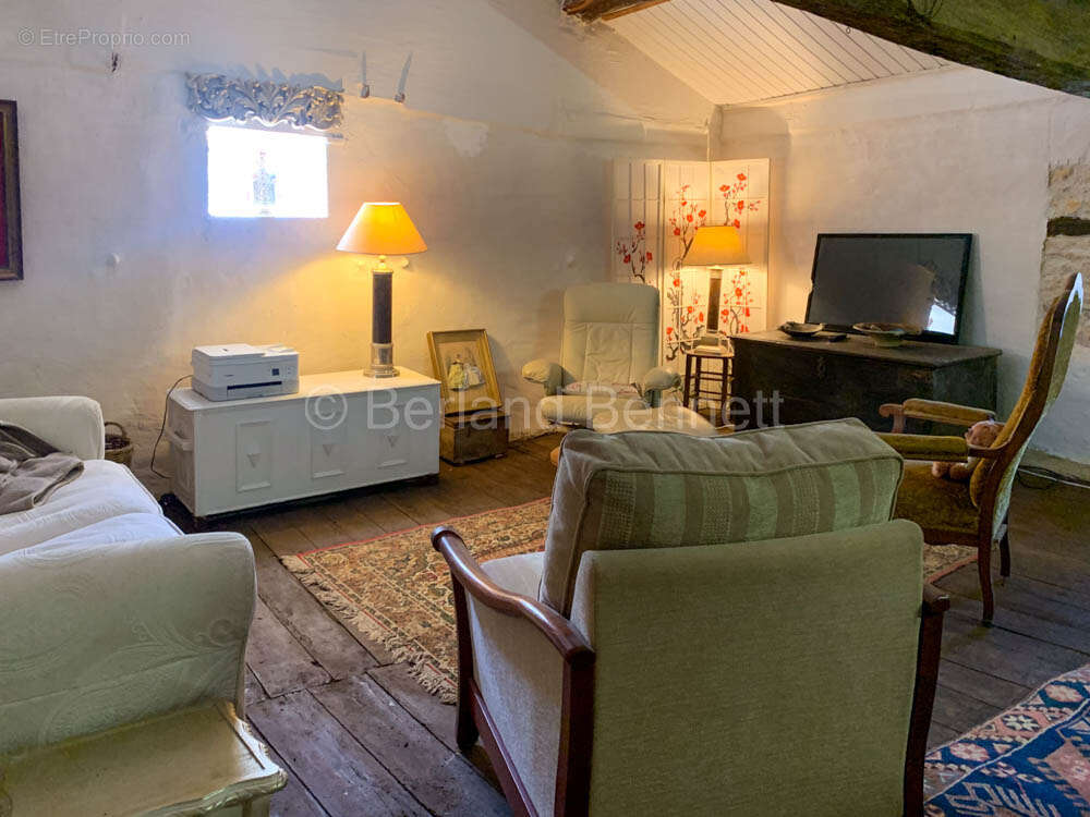 Maison en pierres avec dépendances et grand terrain - Pretty - photo 10