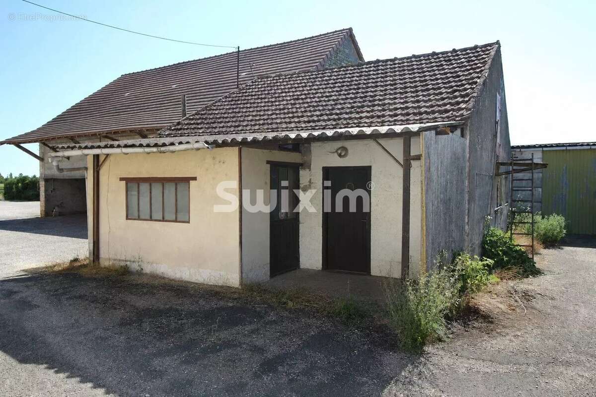 Maison 154 m² à Chaussin  - photo 2