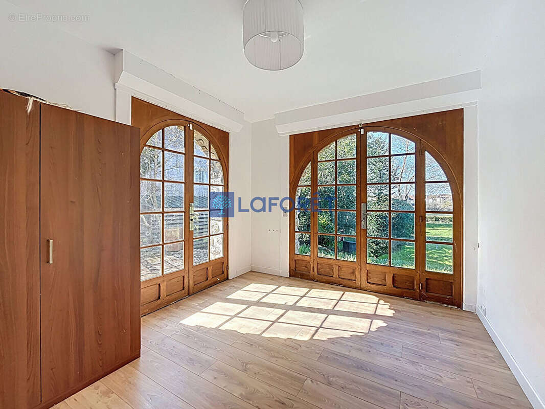 Maison à SAINTRY-SUR-SEINE