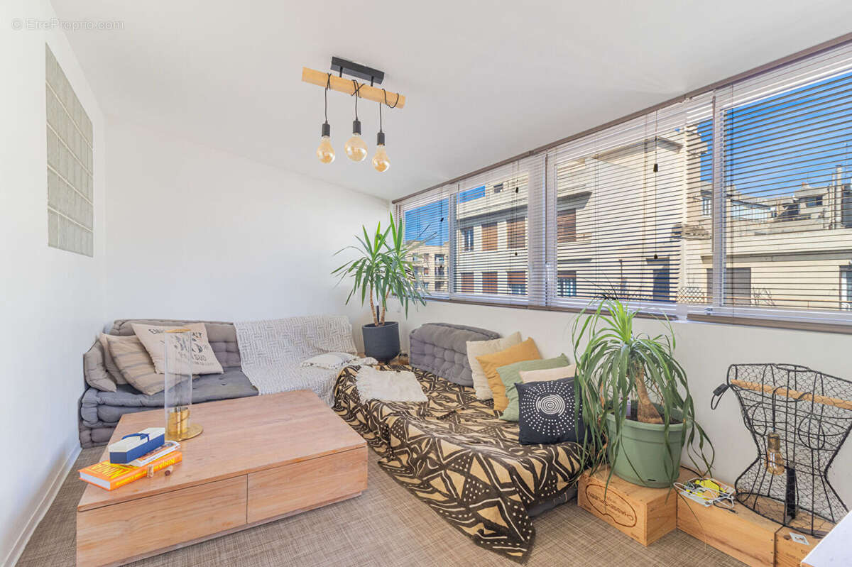 Appartement à MARSEILLE-4E