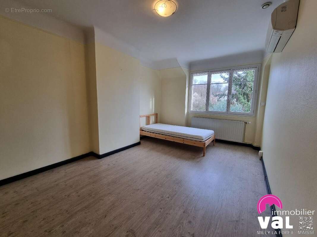 Maison à SAINT-FARGEAU-PONTHIERRY