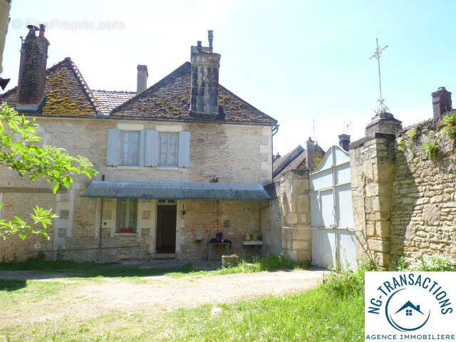 Maison à ENTRAINS-SUR-NOHAIN