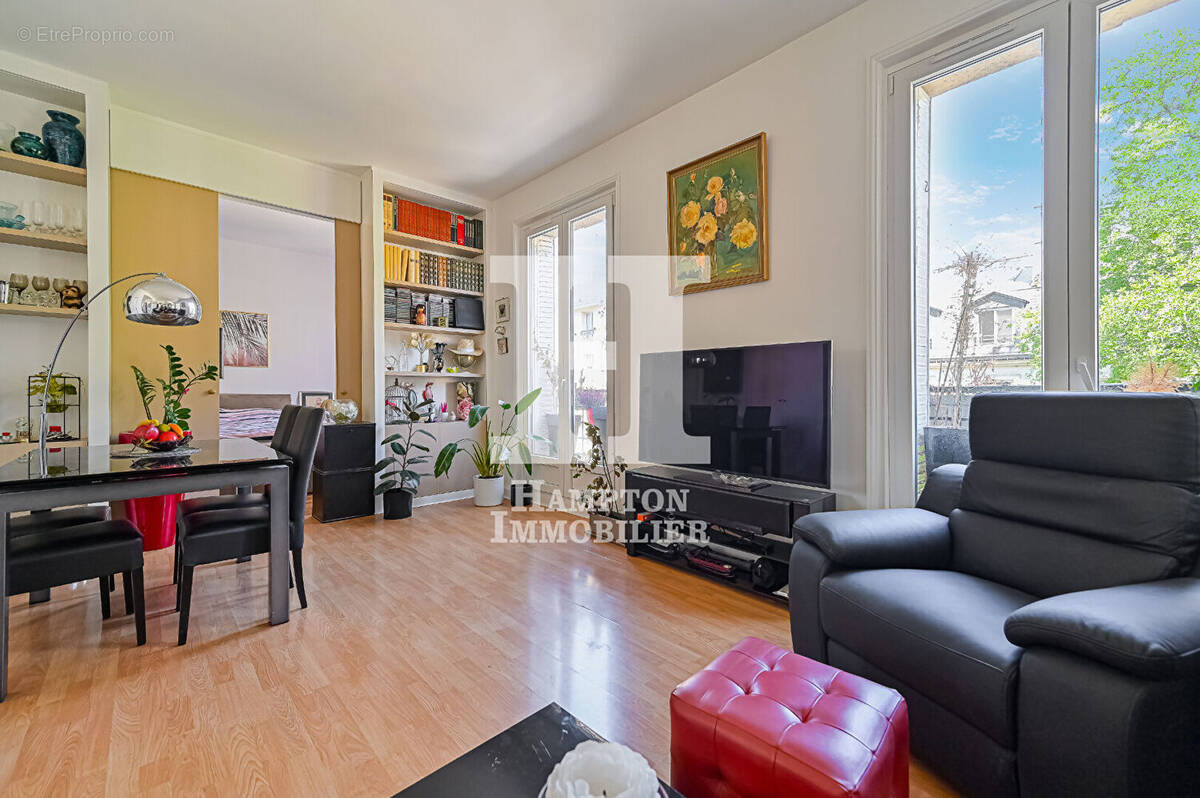Appartement à PARIS-19E