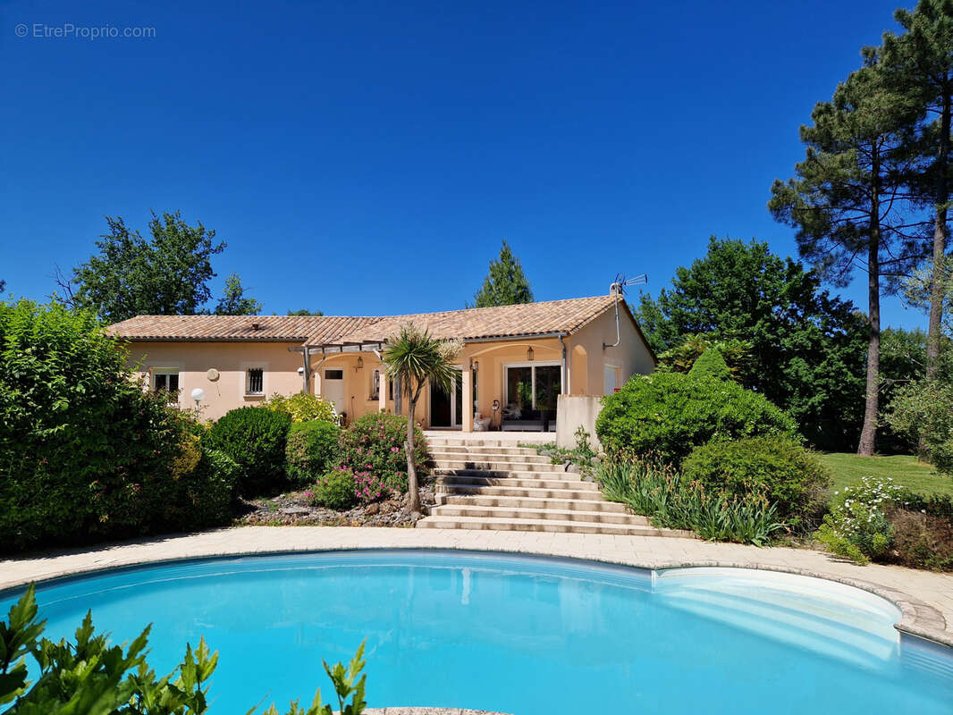 Maison à NOTRE-DAME-DE-SANILHAC