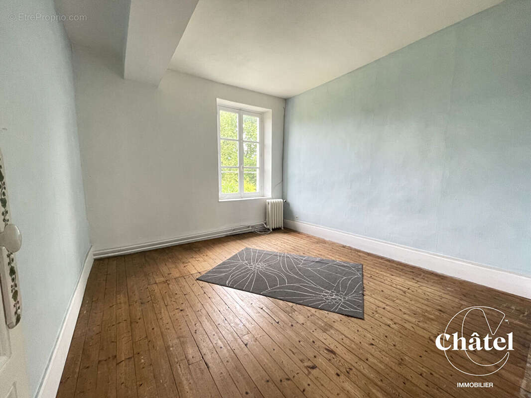 Maison à NANTEUIL-LE-HAUDOUIN