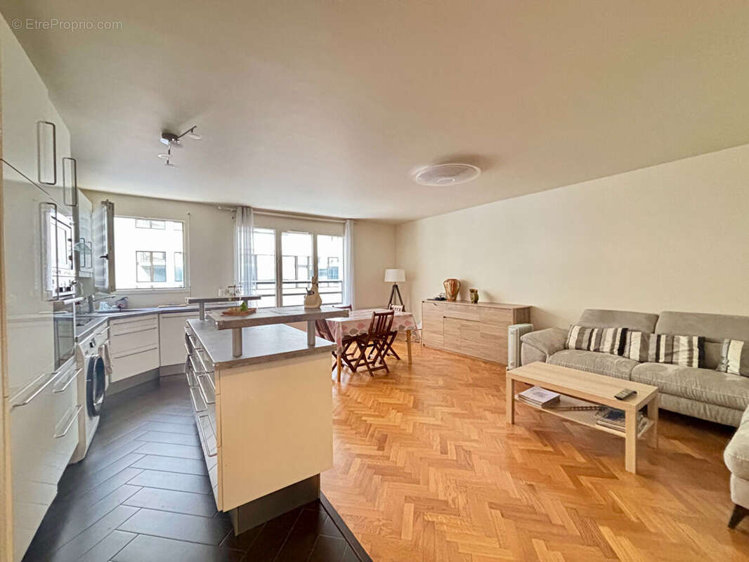 Appartement à LEVALLOIS-PERRET
