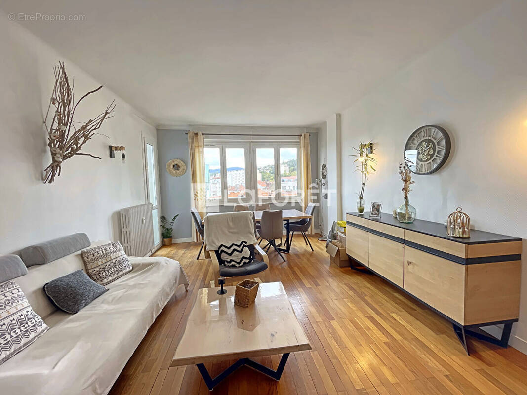 Appartement à SAINT-ETIENNE