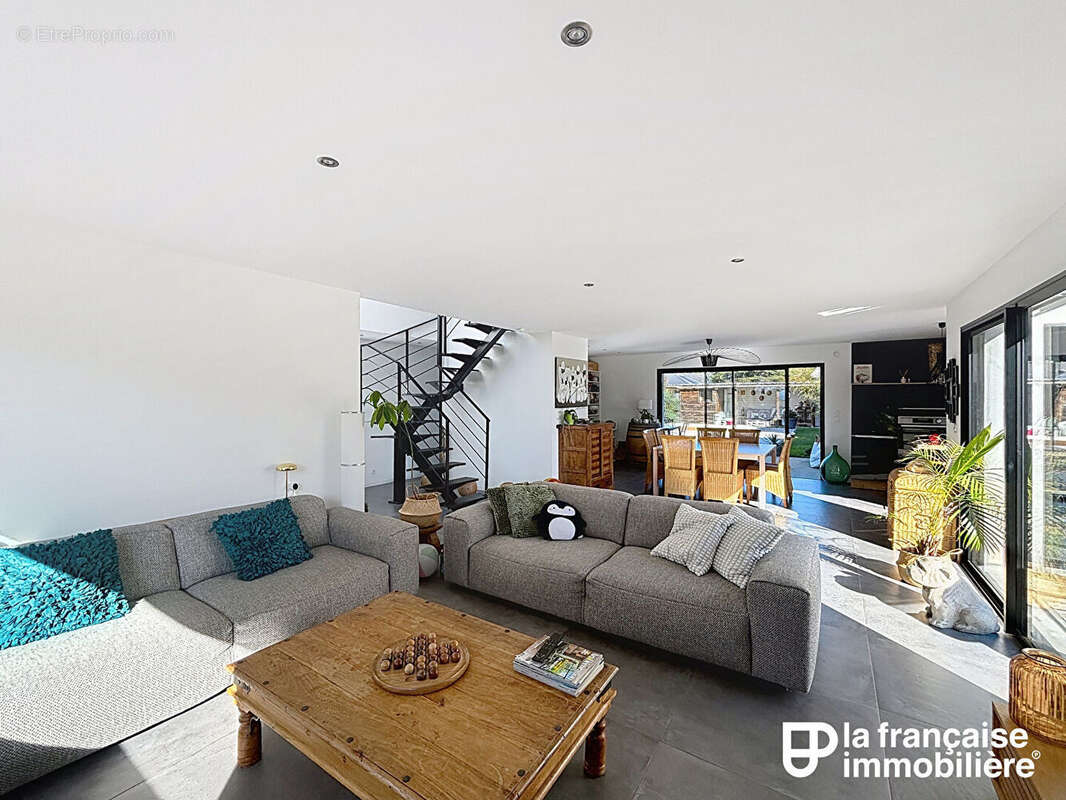 Maison à VERN-SUR-SEICHE