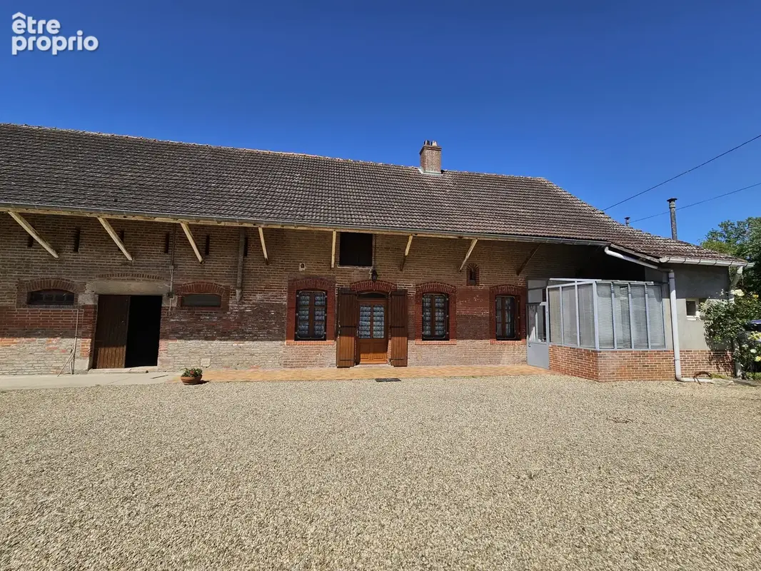 Proche Pierre de Bresse et Mervans - Ancien corps de ferme - photo 2