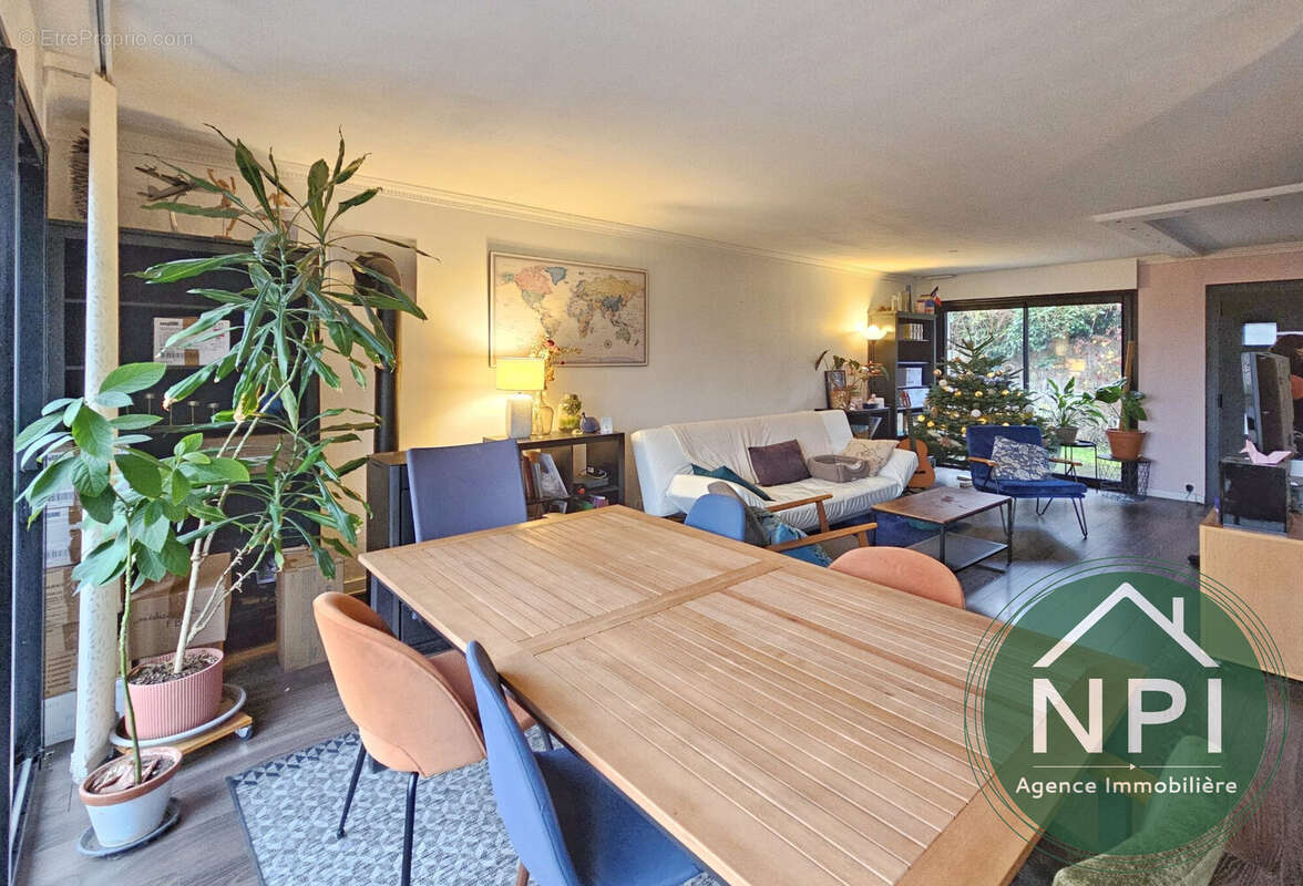 Maison à VAUX-LE-PENIL