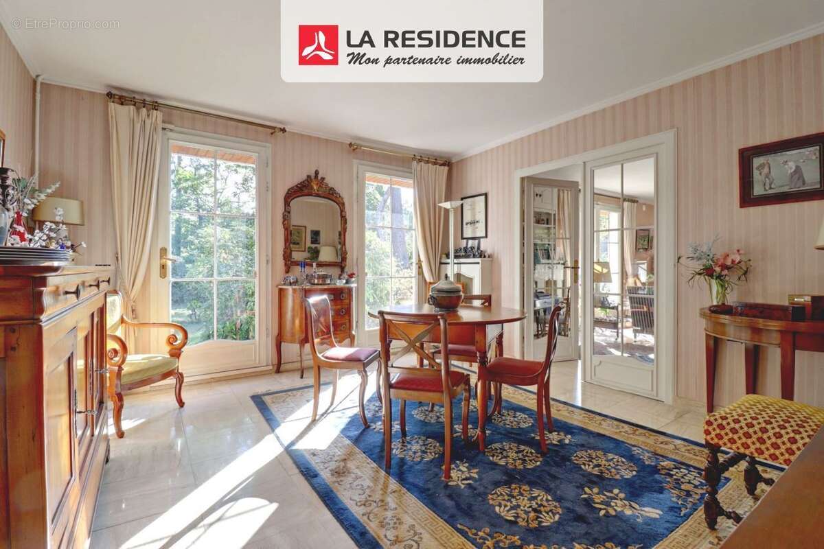 Maison à VERNEUIL-SUR-SEINE