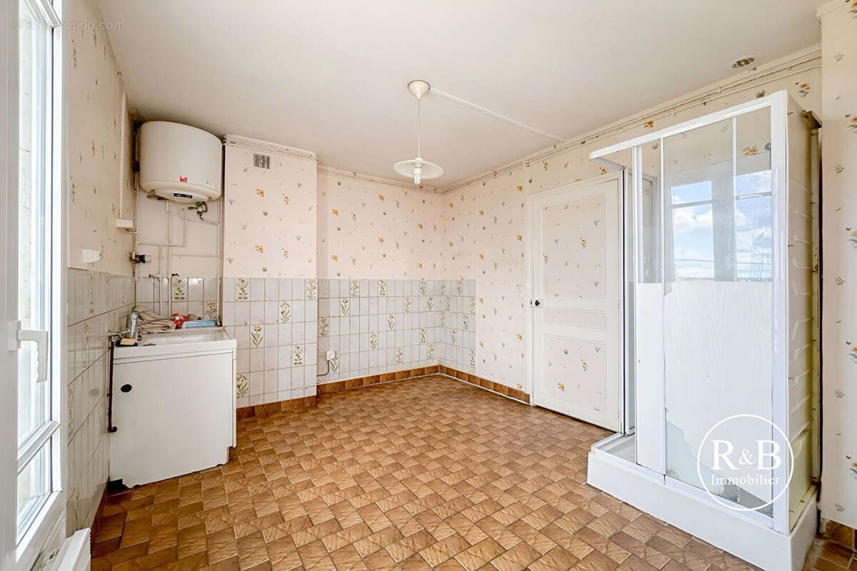 Appartement à LES CLAYES-SOUS-BOIS