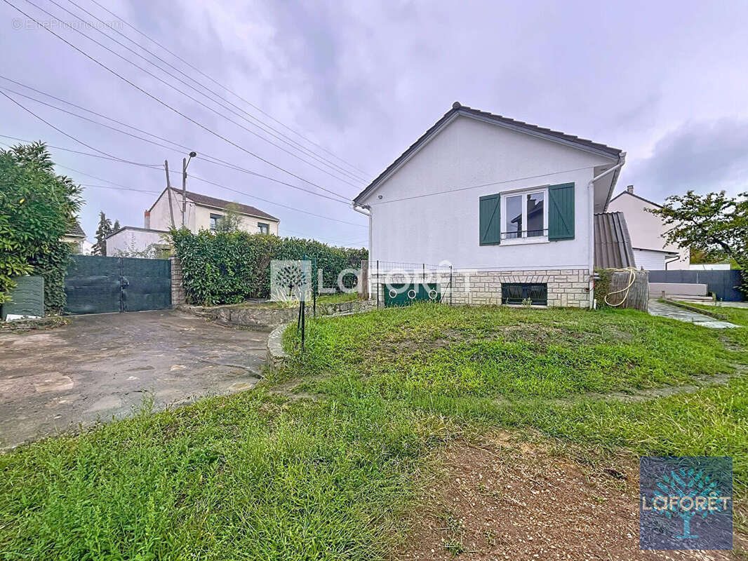 Maison à VIGNEUX-SUR-SEINE