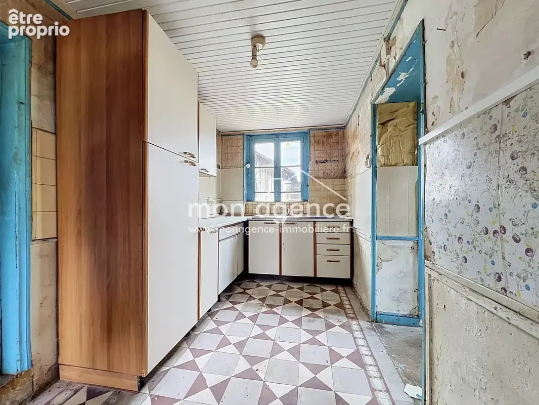À vendre, ancien Café de la Gare à rénover, offrant un très beau potentiel - photo 6