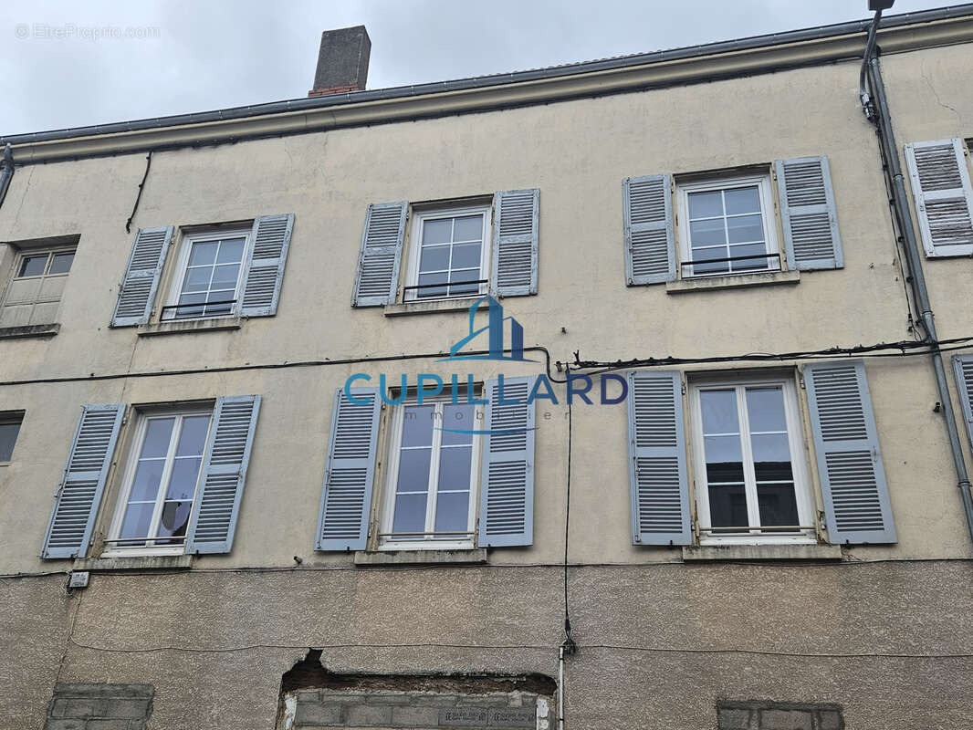 Appartement à LE COTEAU