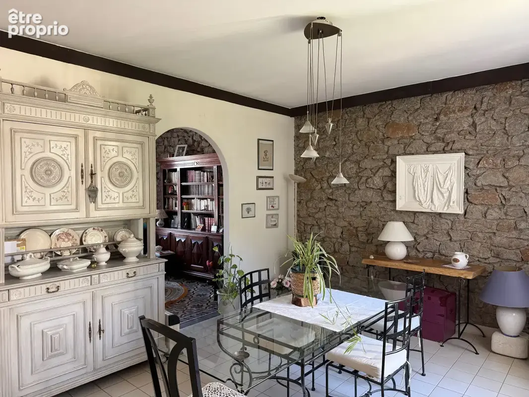 Maison des années 30 une belle adresse face au château - photo 5