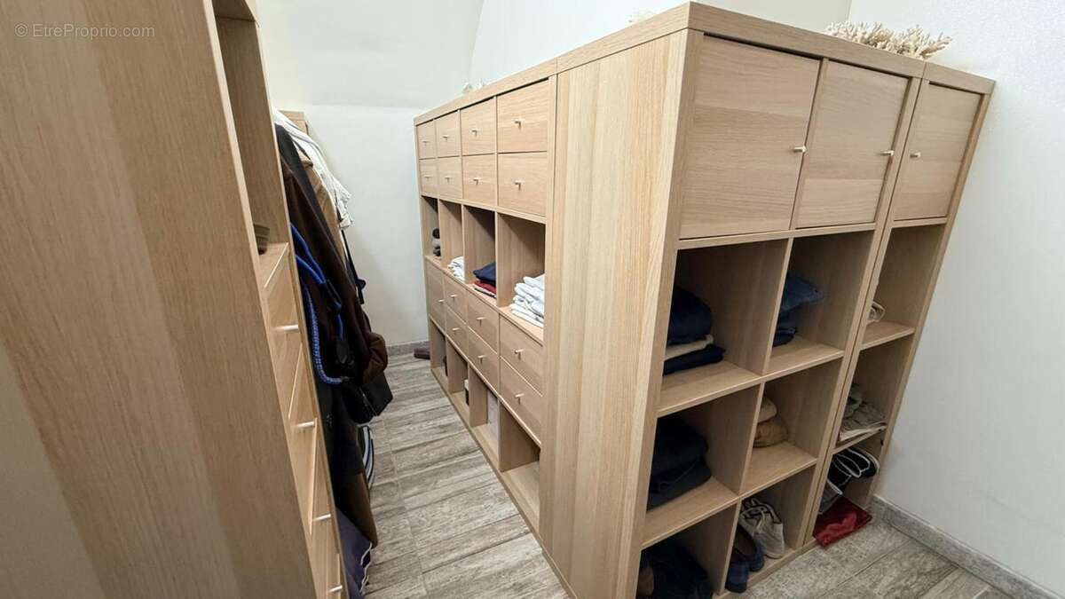 Appartement à POUSSAN