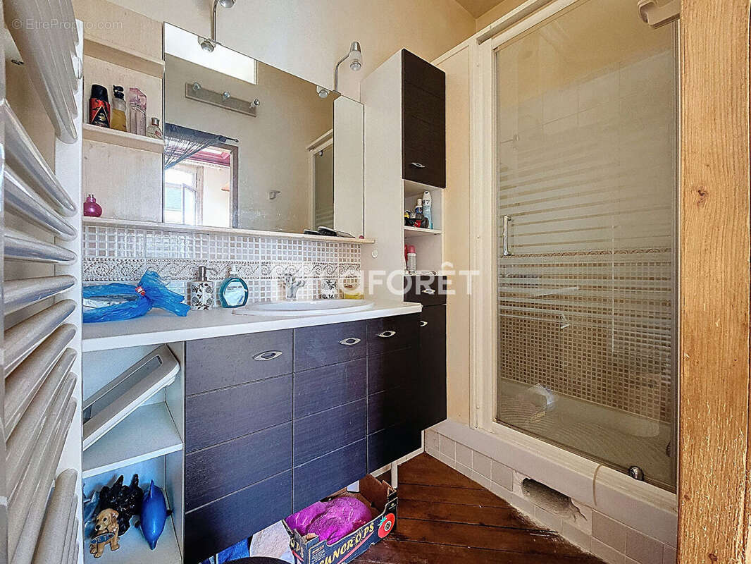 Appartement T2 - 48 m2 - proche champ de foire - photo 8