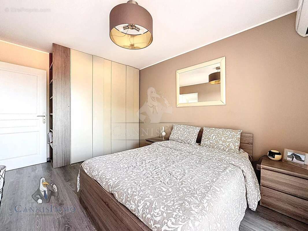 Appartement à MANDELIEU-LA-NAPOULE