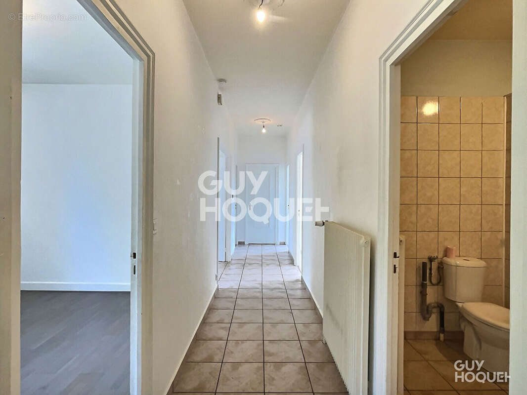 Appartement à GREZIEU-LA-VARENNE