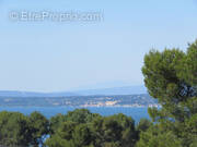 Maison à SAINT-MITRE-LES-REMPARTS