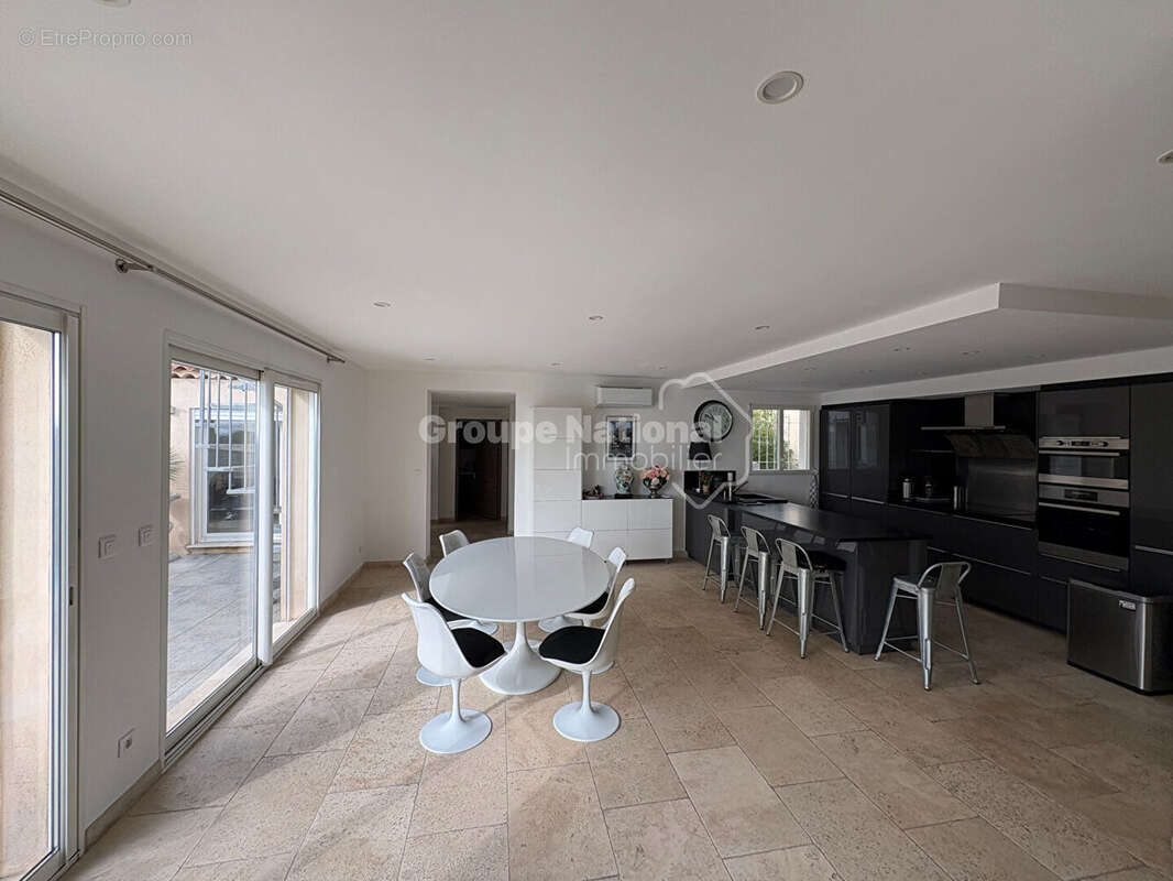 Maison à SAUSSET-LES-PINS