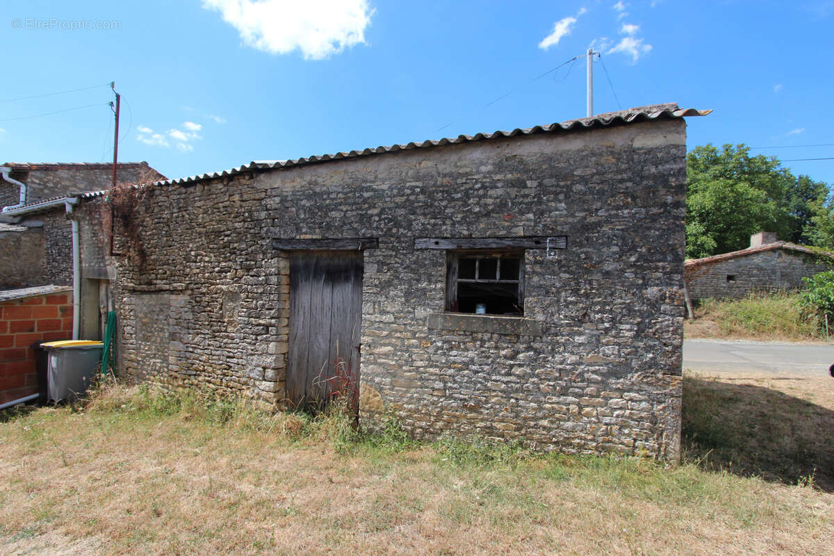 Maison avec jardin à rénover en exclusivité - photo 8