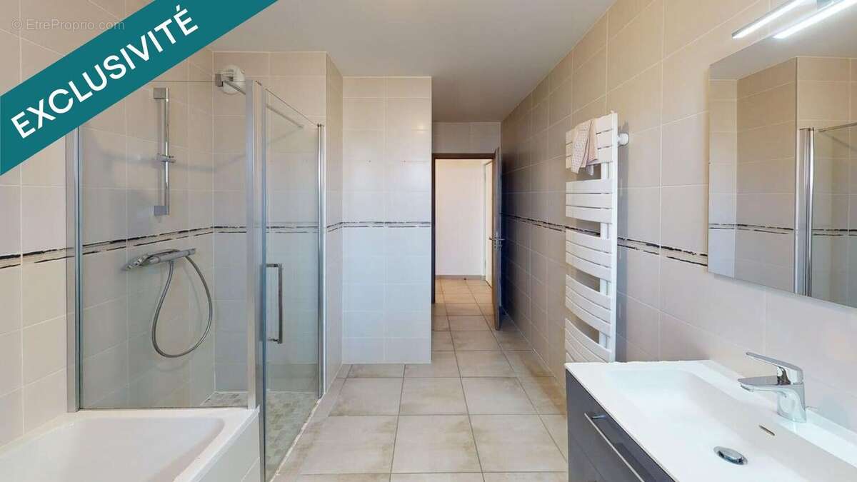Appartement 91 m² à La Roche-Sur-Foron  - photo 5