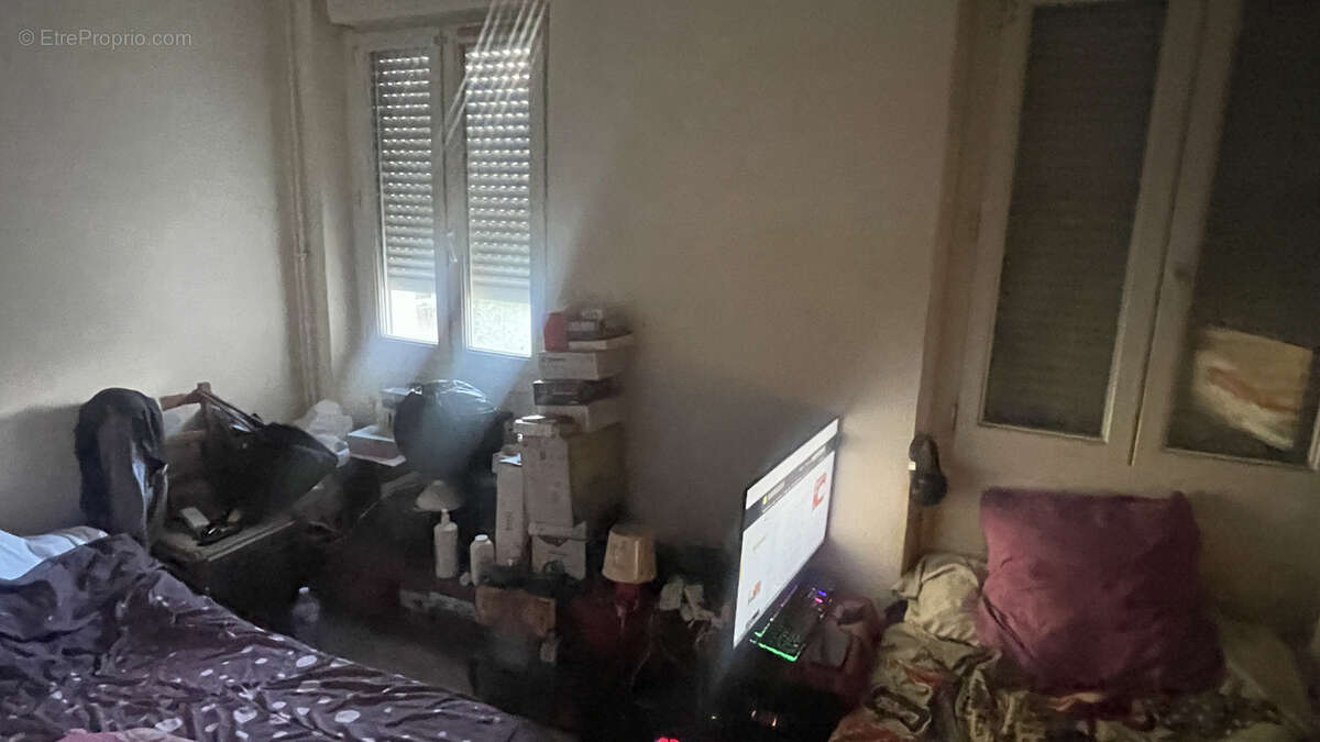 Appartement à MARSEILLE-4E