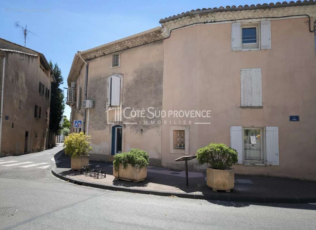 Appartement à VILLES-SUR-AUZON