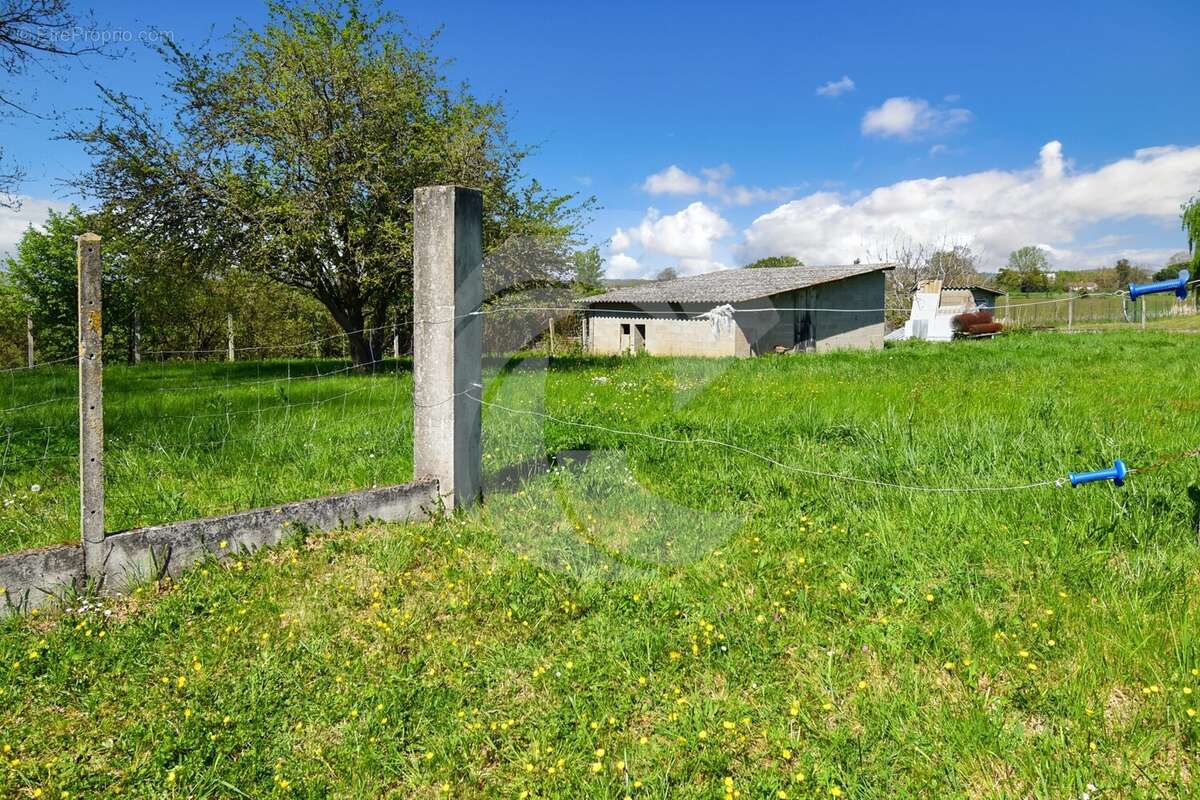 Terrain à NEGREPELISSE