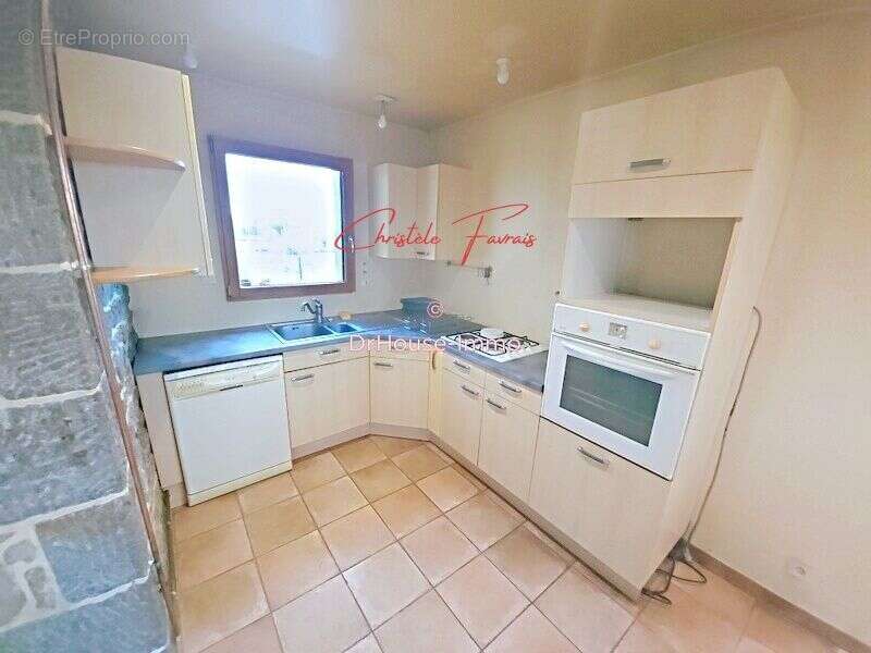 Maison à LOUVIGNE-DU-DESERT