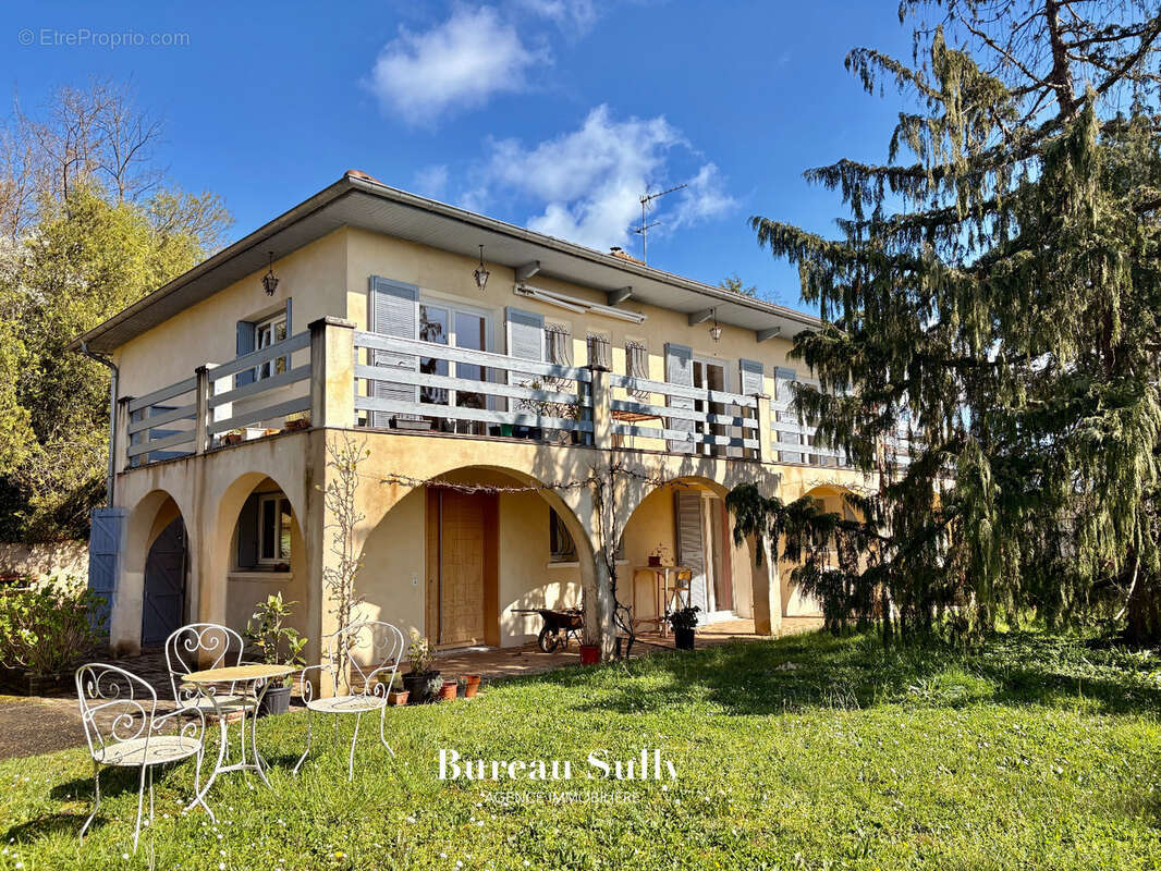 Frans, Maison 193 m2 habitables terrain de 2090 m2 piscinable vue panoramique 12 mn gare SNCF Villefranche sur - photo 2