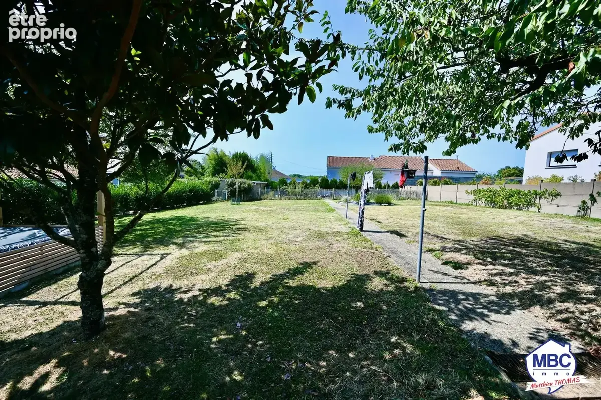 Photo Terrain à Saint-Germain-Sur-Moine au prix de 49 990€