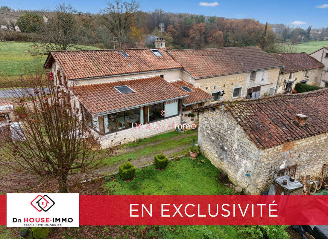 Maison à VAUNAC
