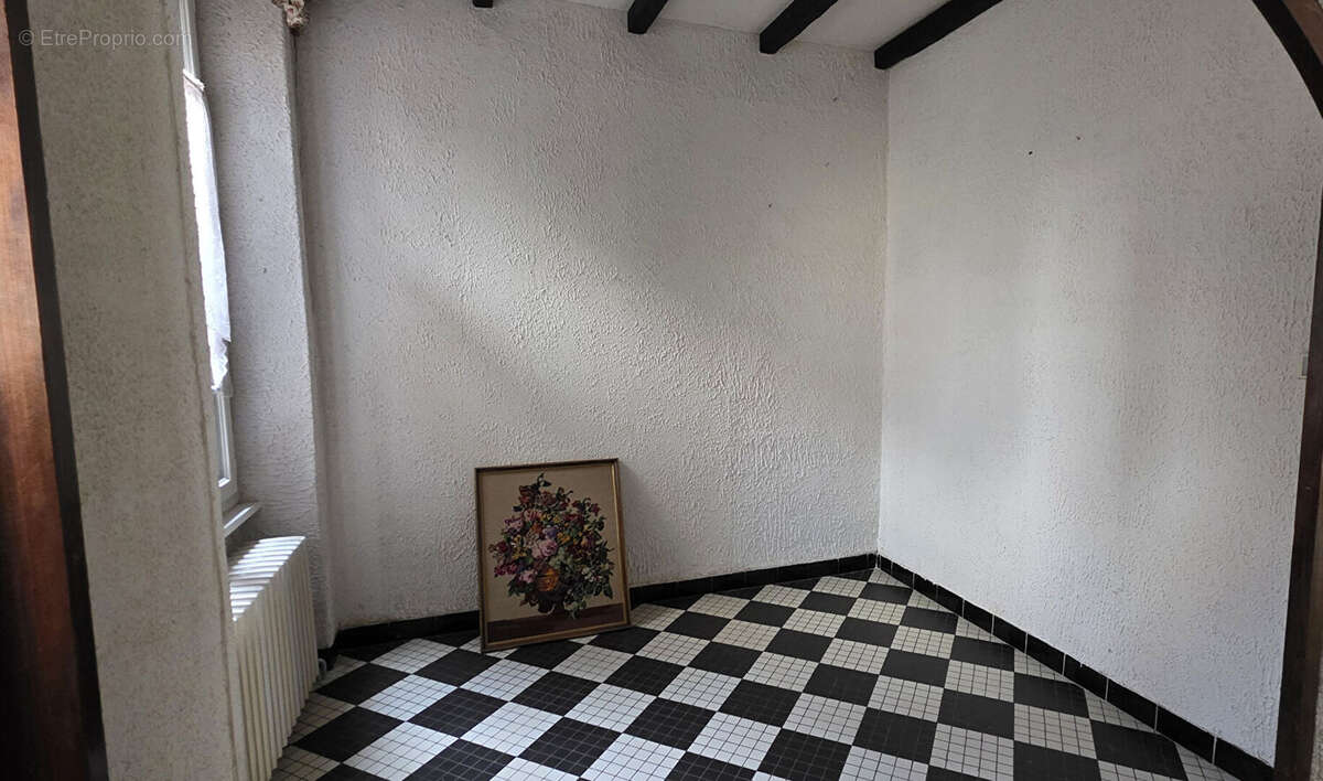 Appartement à LE MAYET-DE-MONTAGNE