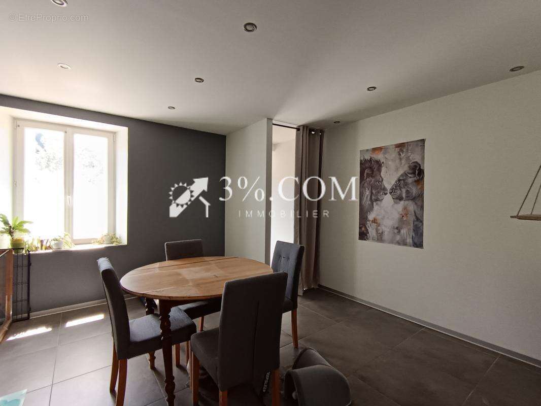 Maison de 76m2 renovee avec garage et place de stationnement - photo 3